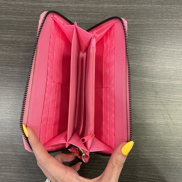 Simply Southern Seashell Starfish Pink and White Quilted Wallet Wristlet - Picture 9 of 9